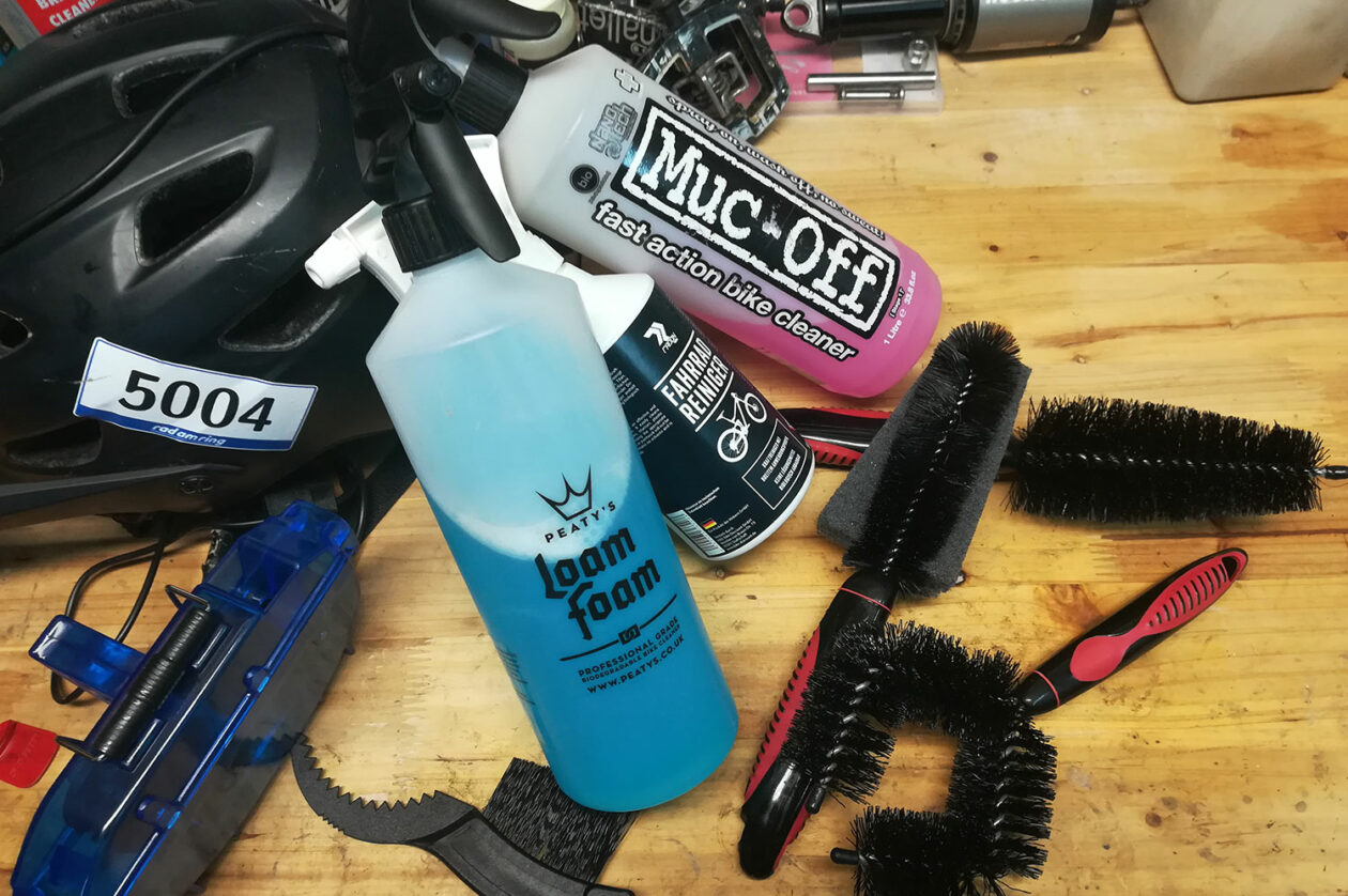 Muc-Off Bike_Cleaner & Peaty's Loam Foam